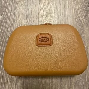 SOLD- Bric’s Tan Brown Hard Travel Toiletry Case Bag with Contents